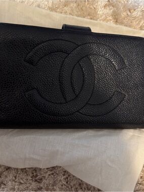 CHANEL Black Quilted CC Embossed Leather Wallet